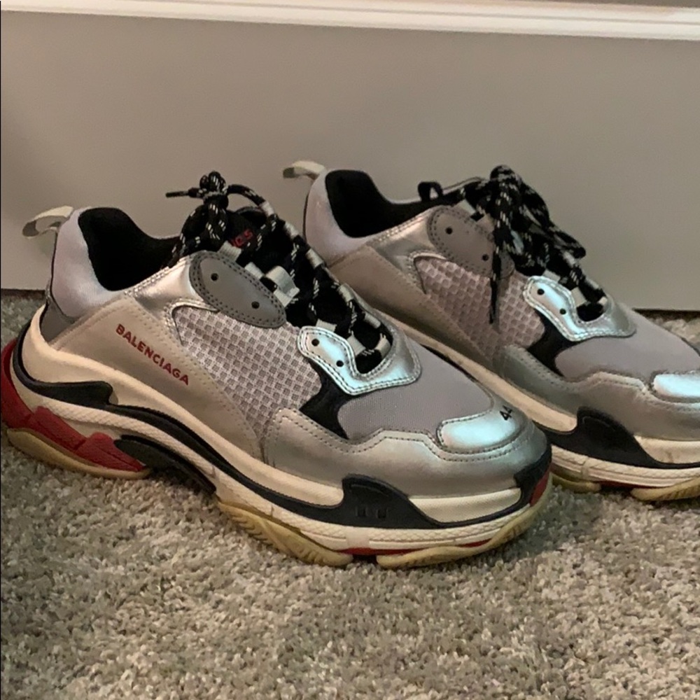Men’s Balenciaga Triple S Size 44 (US 10.5)